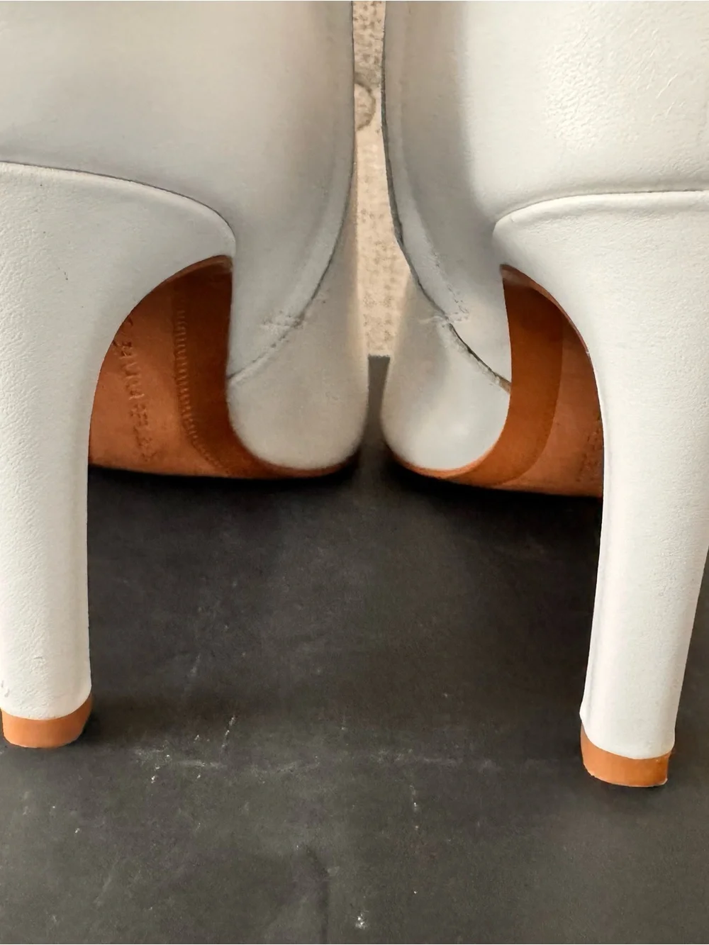 Banana Republic Women's Ankle Booties in Off-White - Classic Pointed Toe 6.5